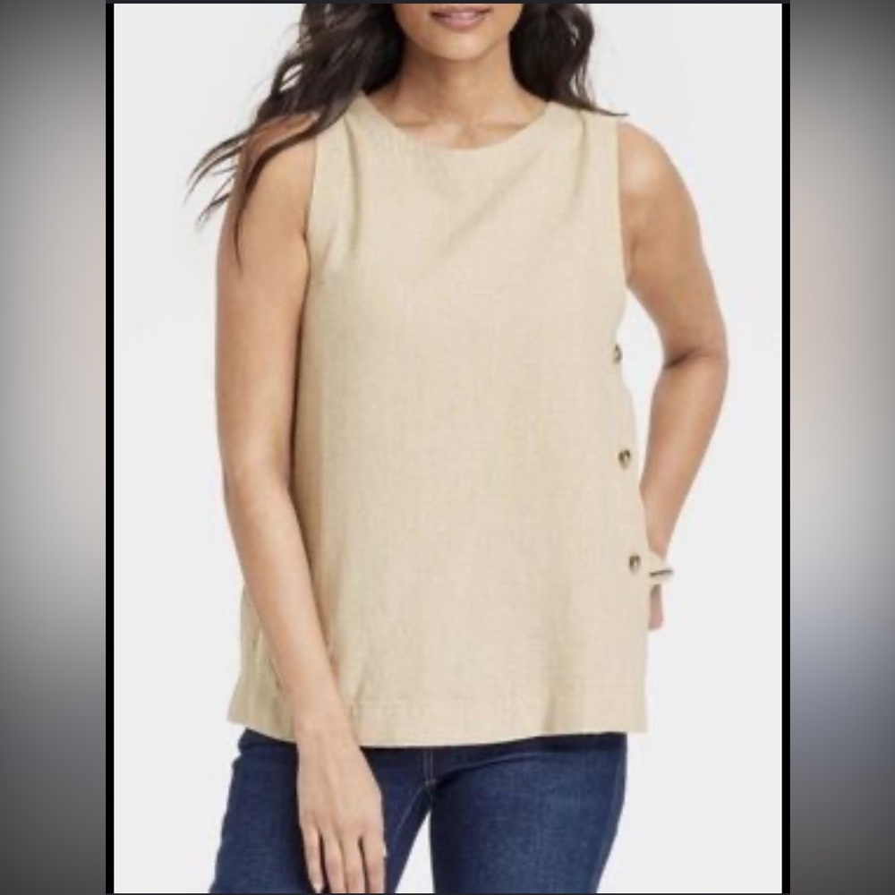 NWT Women’s Universal Threads Linen Blend Tank Top/Blouse. Tan. Side Buttons